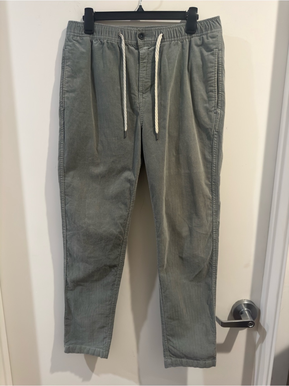 Vuori Optimist Corduroy Pants Drawstring Stretch Sage V440 Mens Size Large 33x30